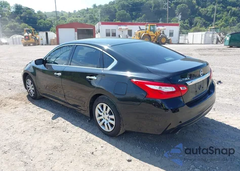 2017 Nissan Altima 2.5 S z USA, uszkodzony, nr VIN 1N4AL3AP1HC483250